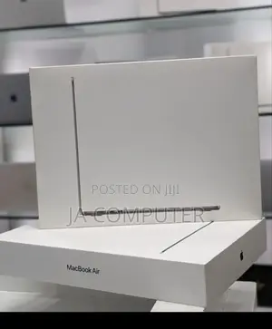 Photo - New Laptop Apple MacBook Pro 2023 M2 8GB Apple M3 Pro SSD 256GB