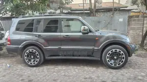 Mitsubishi Pajero 2003 Gray