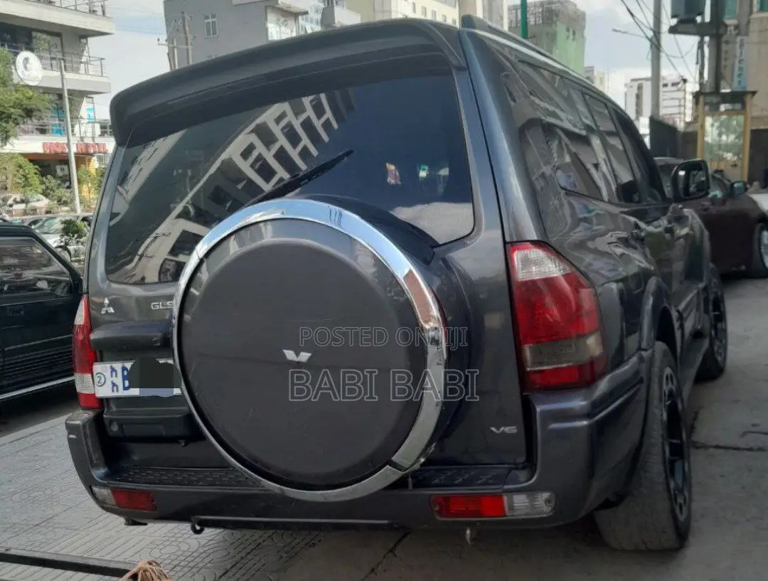 Mitsubishi Pajero 2003 Gray