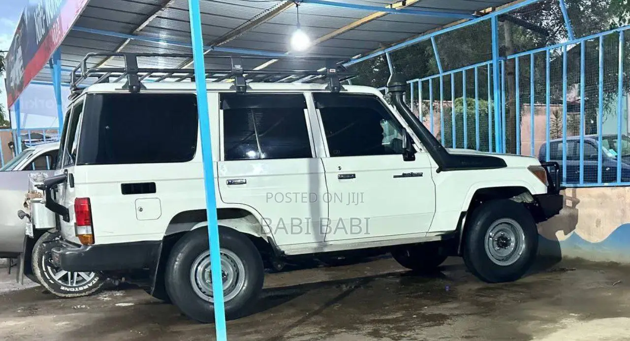 Toyota Land Cruiser 2019 White