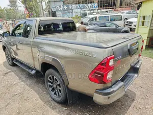 Toyota Hilux 2021 Brown