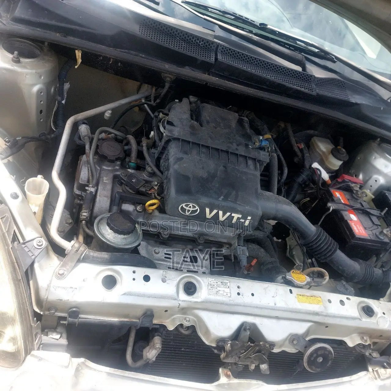 Toyota Vitz 2004 Silver