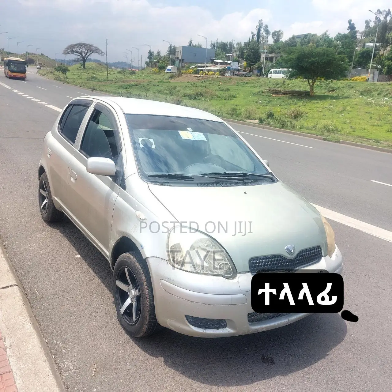 Toyota Vitz 2004 Silver