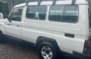 Toyota Land Cruiser 2011 White