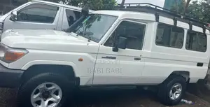 Toyota Land Cruiser 2011 White