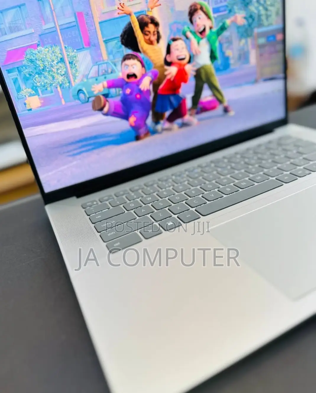 New Laptop Dell Inspiron 16 5620 16GB Intel Core I7 SSD 512GB