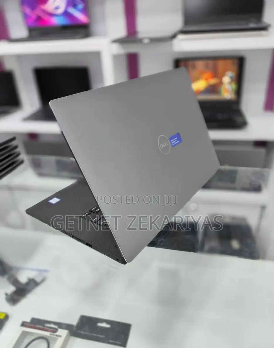 New Laptop Dell Precision 15 3520 16GB Intel Core I7 SSD 512GB