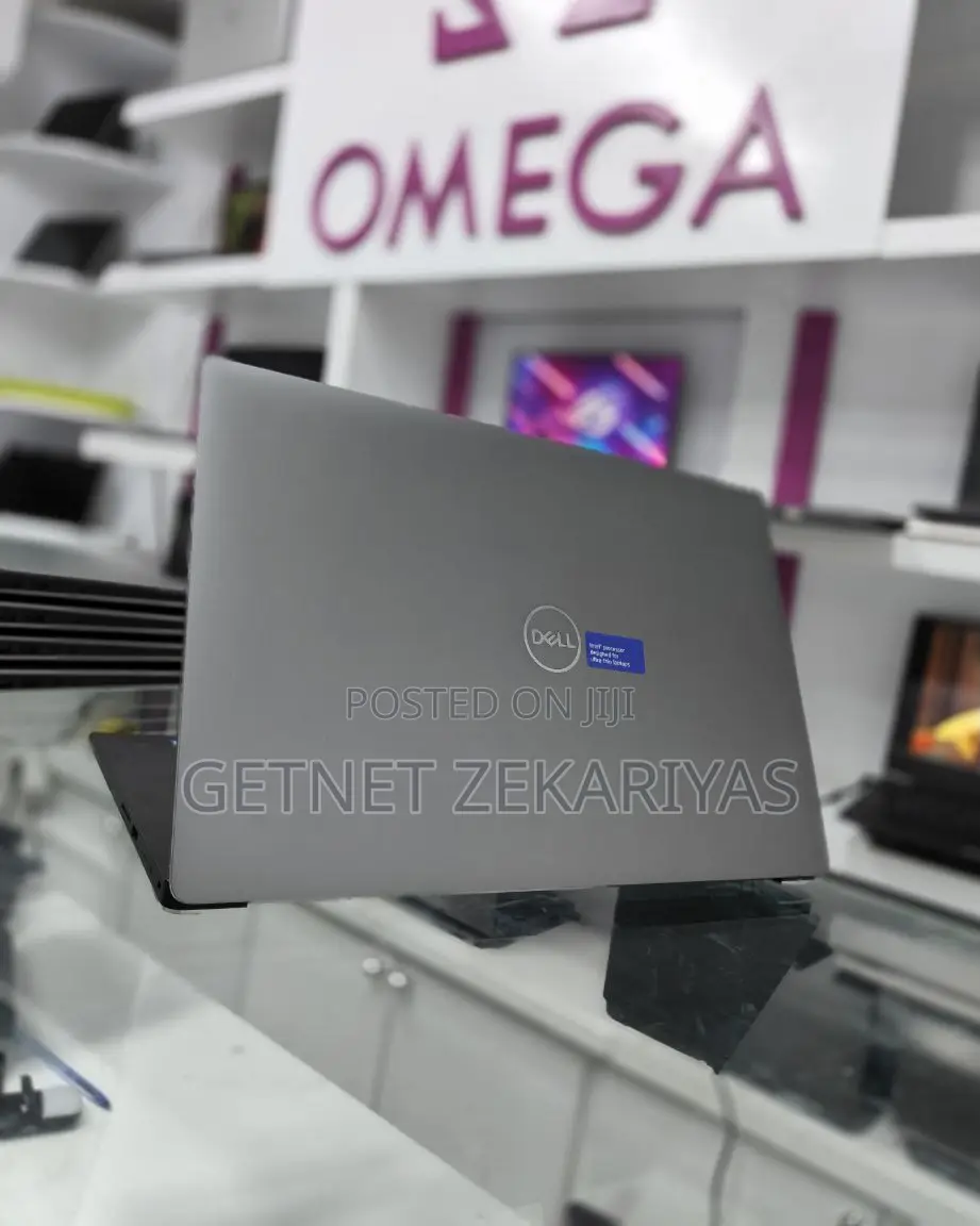 New Laptop Dell Precision 15 3520 16GB Intel Core I7 SSD 512GB