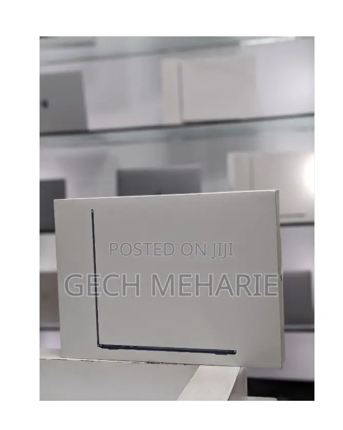 New Laptop Apple MacBook Air 2020 M1 8GB Apple M3 SSD 256GB