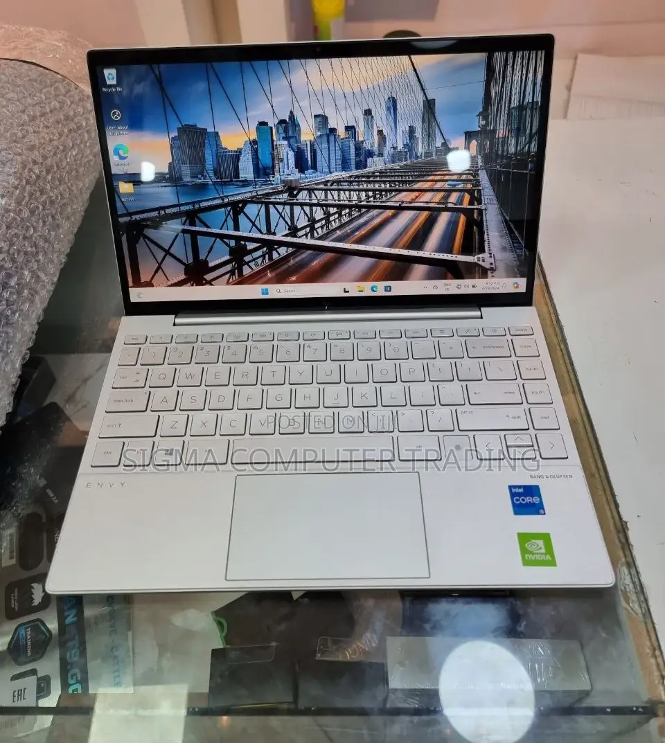 New Laptop HP Envy 14 16GB Intel Core I5 SSD 512GB