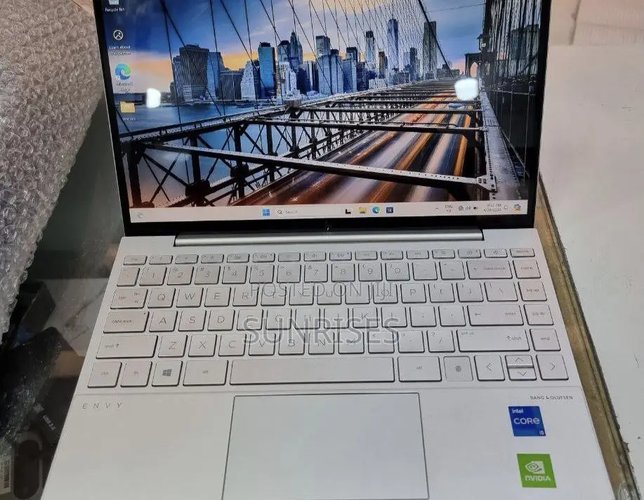 New Laptop HP Envy M6 16GB Intel Core I5 SSD 512GB