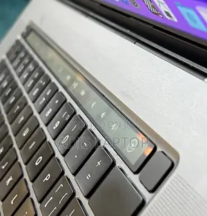 New Laptop Apple MacBook 2018 32GB Intel Core I9 SSD 1T
