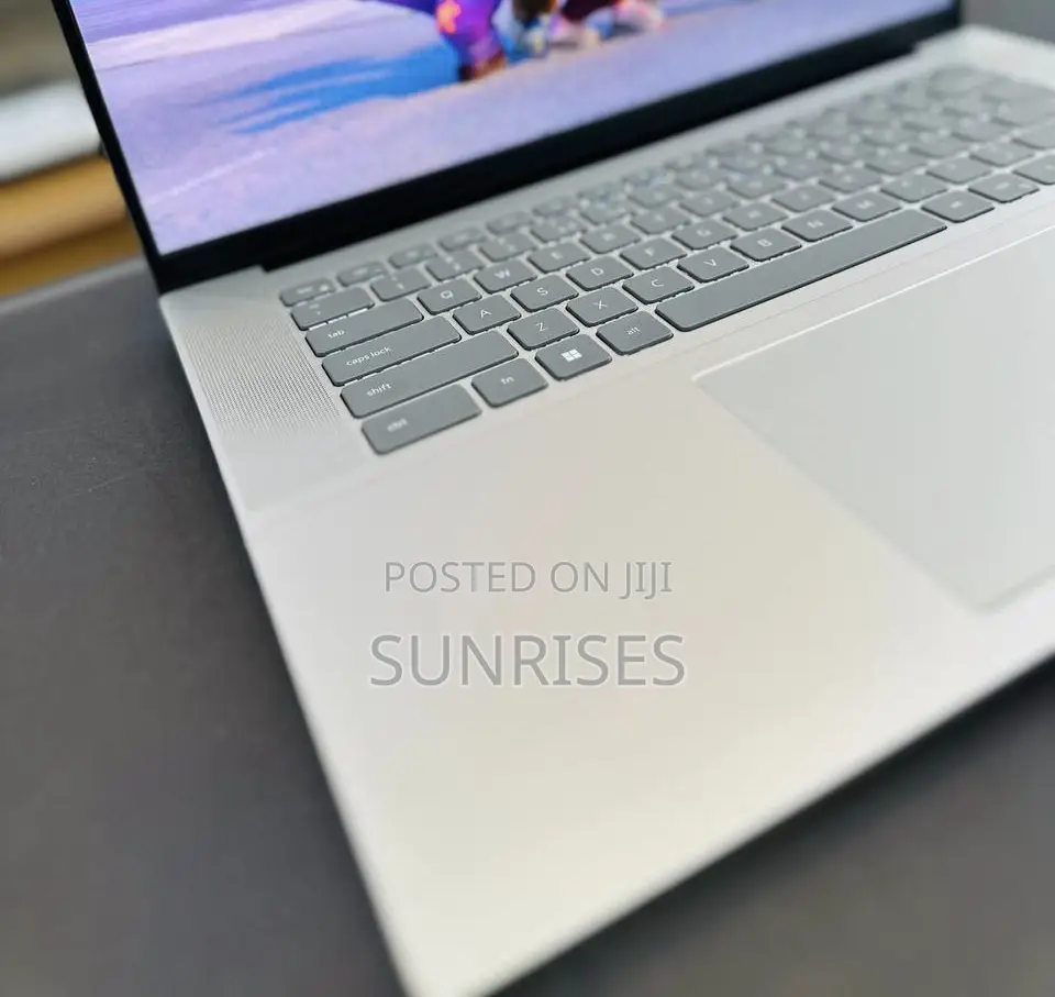 New Laptop Dell Inspiron 15 16GB Intel Core I7 SSD 512GB