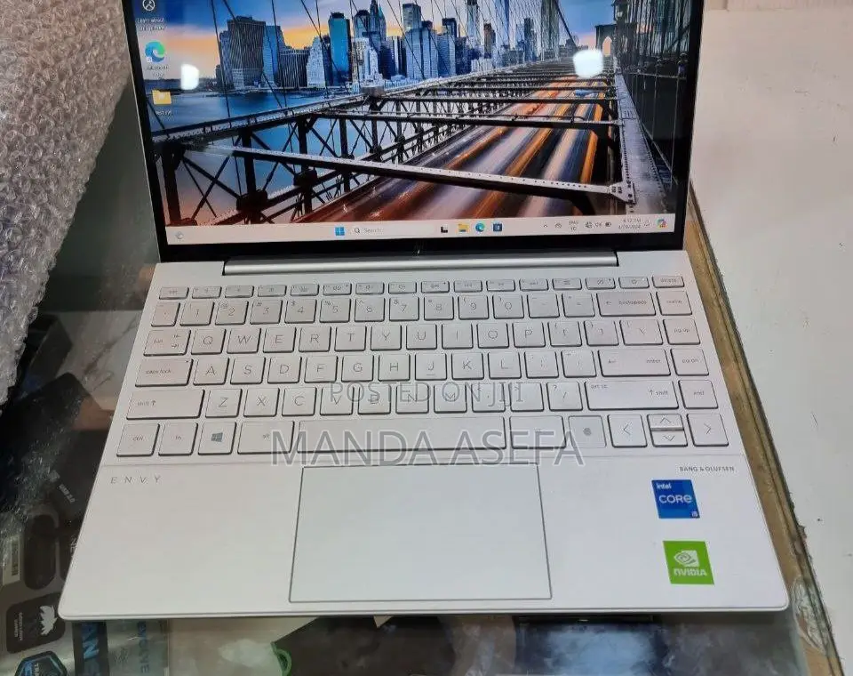 New Laptop HP Envy 14 16GB Intel Core I5 SSD 512GB