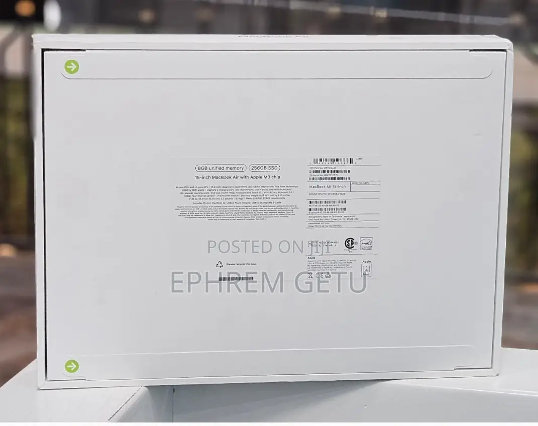 New Laptop Apple MacBook Air 2022 M2 8GB Apple M3 SSD 256GB