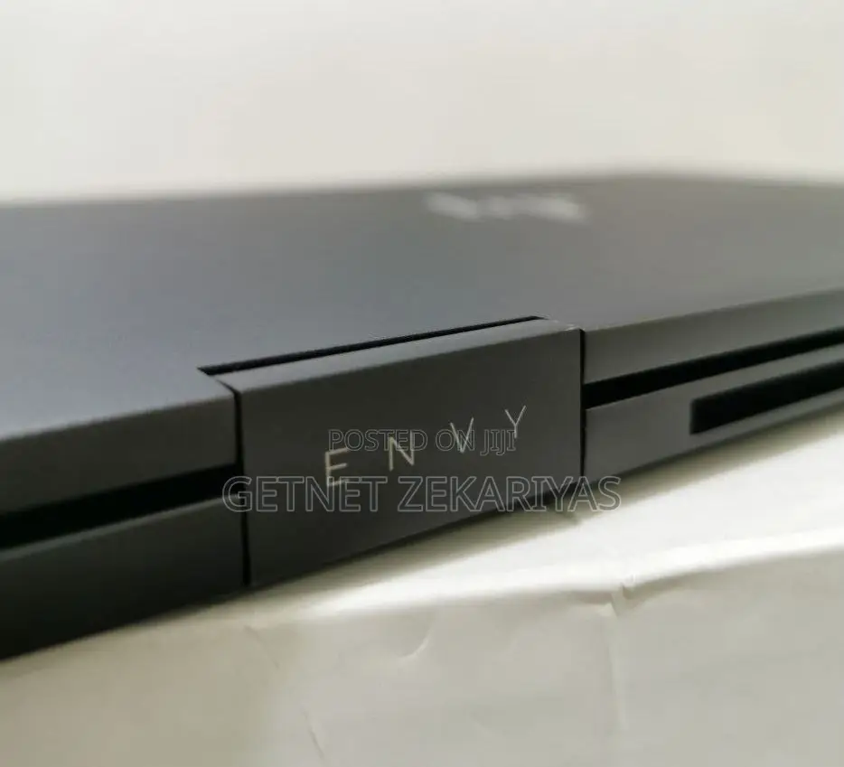 New Laptop HP Envy X360 8GB AMD Ryzen 5 SSD 512GB