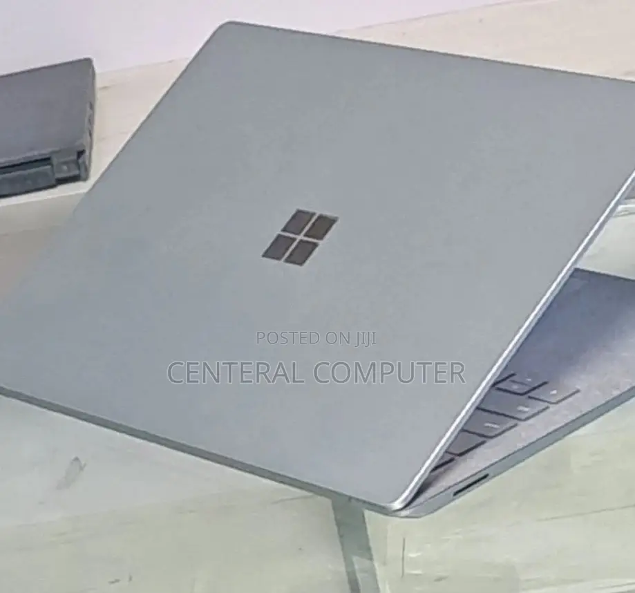 New Laptop Microsoft Surface Pro 8 8GB Intel Core I7 SSD 512GB
