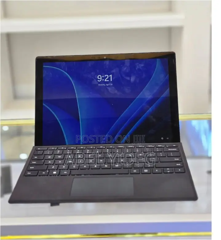 New Laptop Microsoft Surface Pro 7 16GB Intel Core I7 SSD 256GB