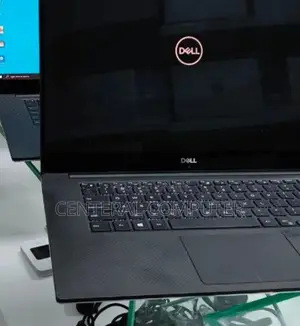 New Laptop Dell Precision 15 7520 16GB Intel Core I7 SSD 512GB