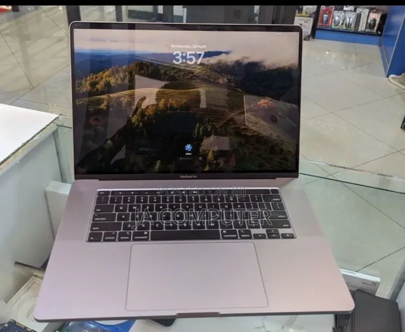 New Laptop Apple MacBook Pro 2019 32GB Intel Core I9 SSD 1T