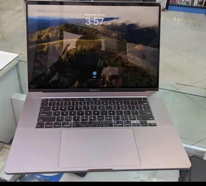 New Laptop Apple MacBook Pro 2019 32GB Intel Core I9 SSD 1T