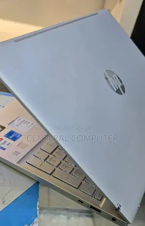 New Laptop HP Pavilion 15-Eh0050wm 8GB Intel Core I7 SSD 512GB