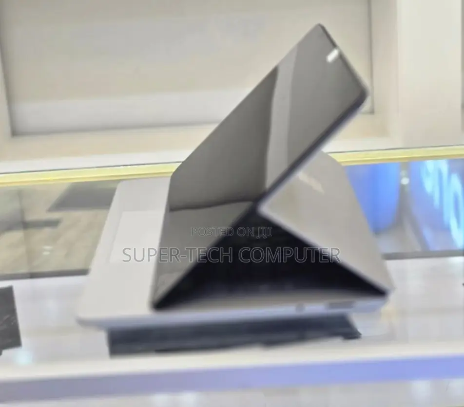 New Laptop Microsoft Surface 32GB Intel Core I7 SSD 1T