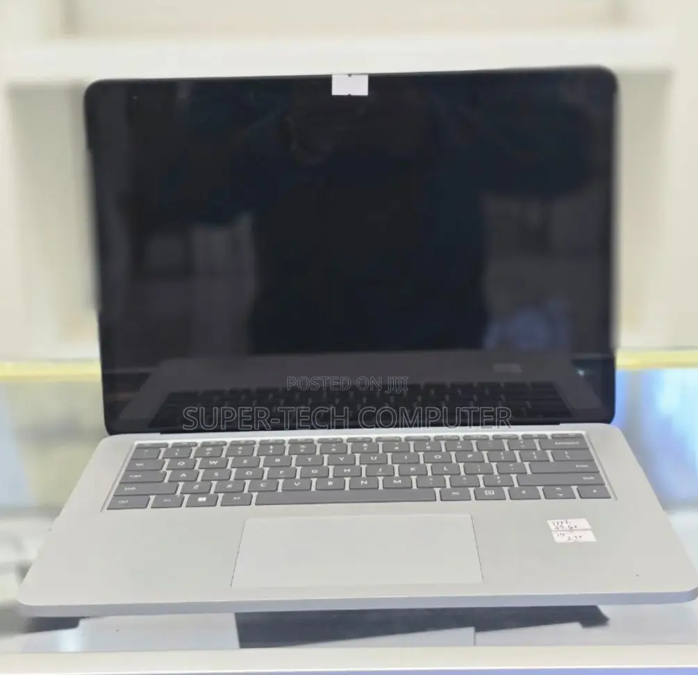 New Laptop Microsoft Surface 32GB Intel Core I7 SSD 1T