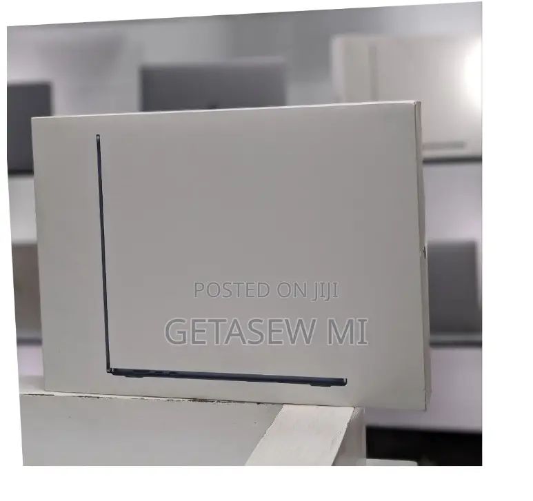 New Laptop Apple MacBook 8GB Apple M3 SSD 256GB