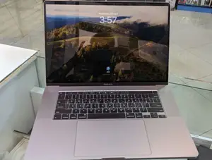Photo - New Laptop Apple MacBook Pro 2019 32GB Apple M1 SSD 1T