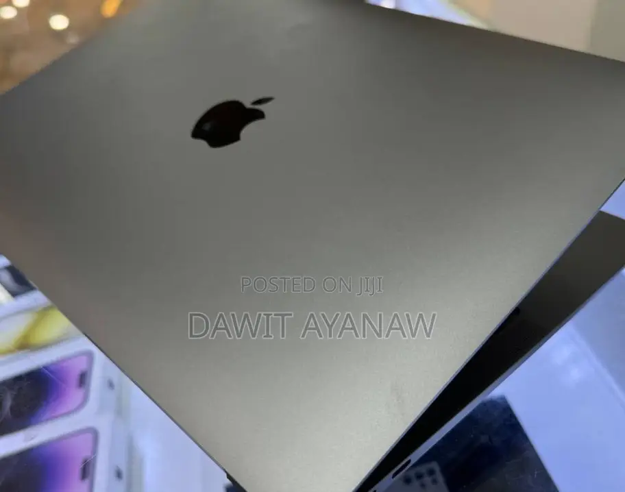 New Laptop Apple MacBook Pro 2019 32GB Apple M1 SSD 1T