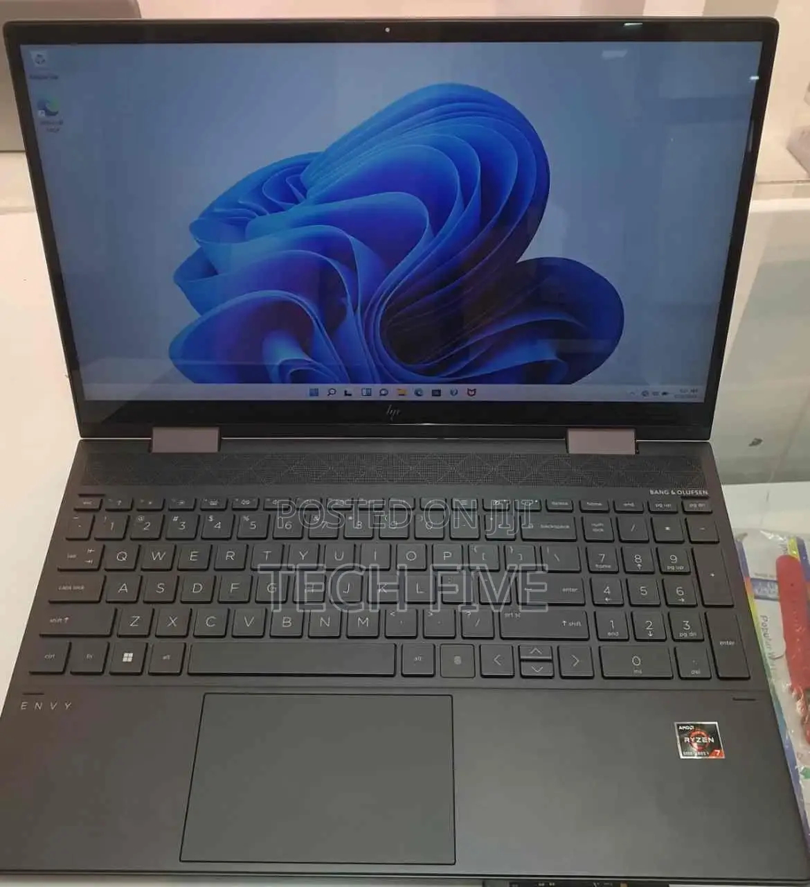 New Laptop HP Envy X360 12GB AMD Ryzen 7 SSD 512GB