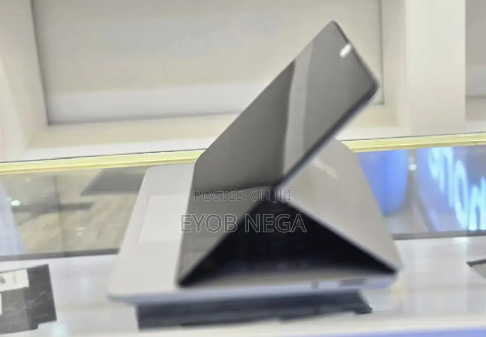 New Laptop Microsoft Surface 32GB Intel Core I7 SSD 1T