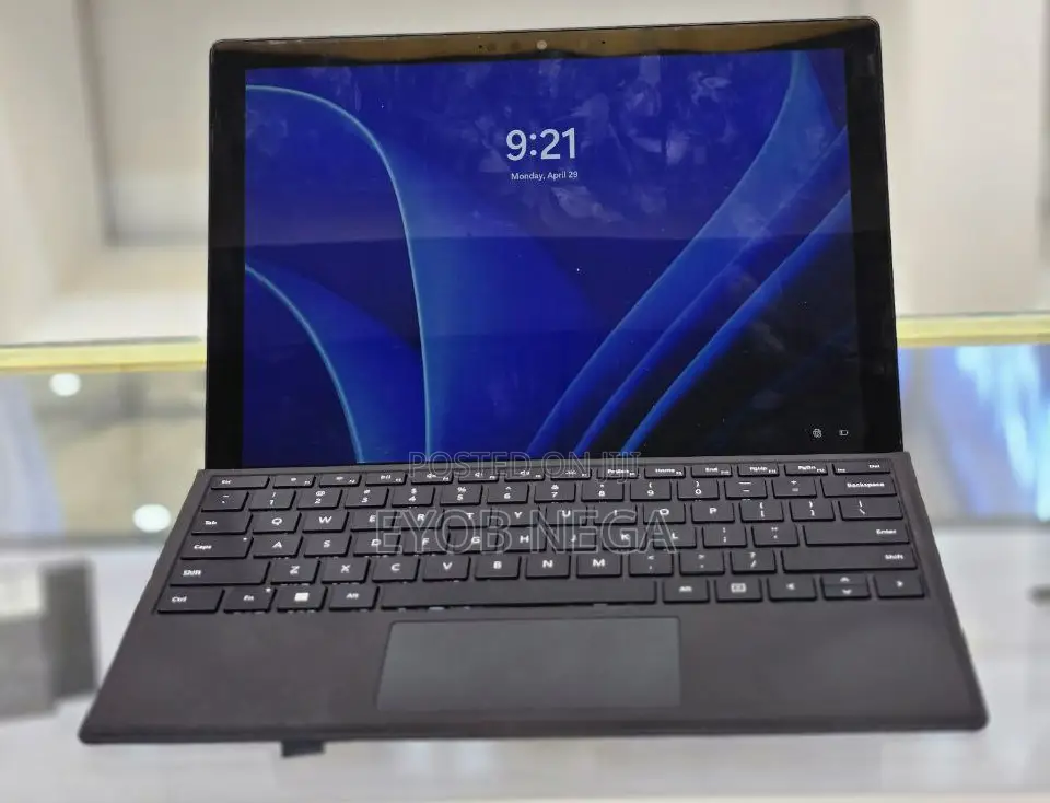 New Laptop Microsoft Surface Pro 7 16GB Intel Core I7 SSD 256GB