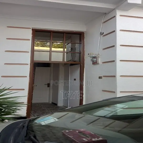 4bdrm House in Akaky Kaliti for sale