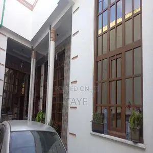 4bdrm House in Akaky Kaliti for sale