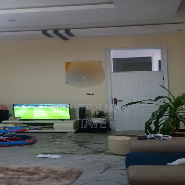 4bdrm House in Akaky Kaliti for sale