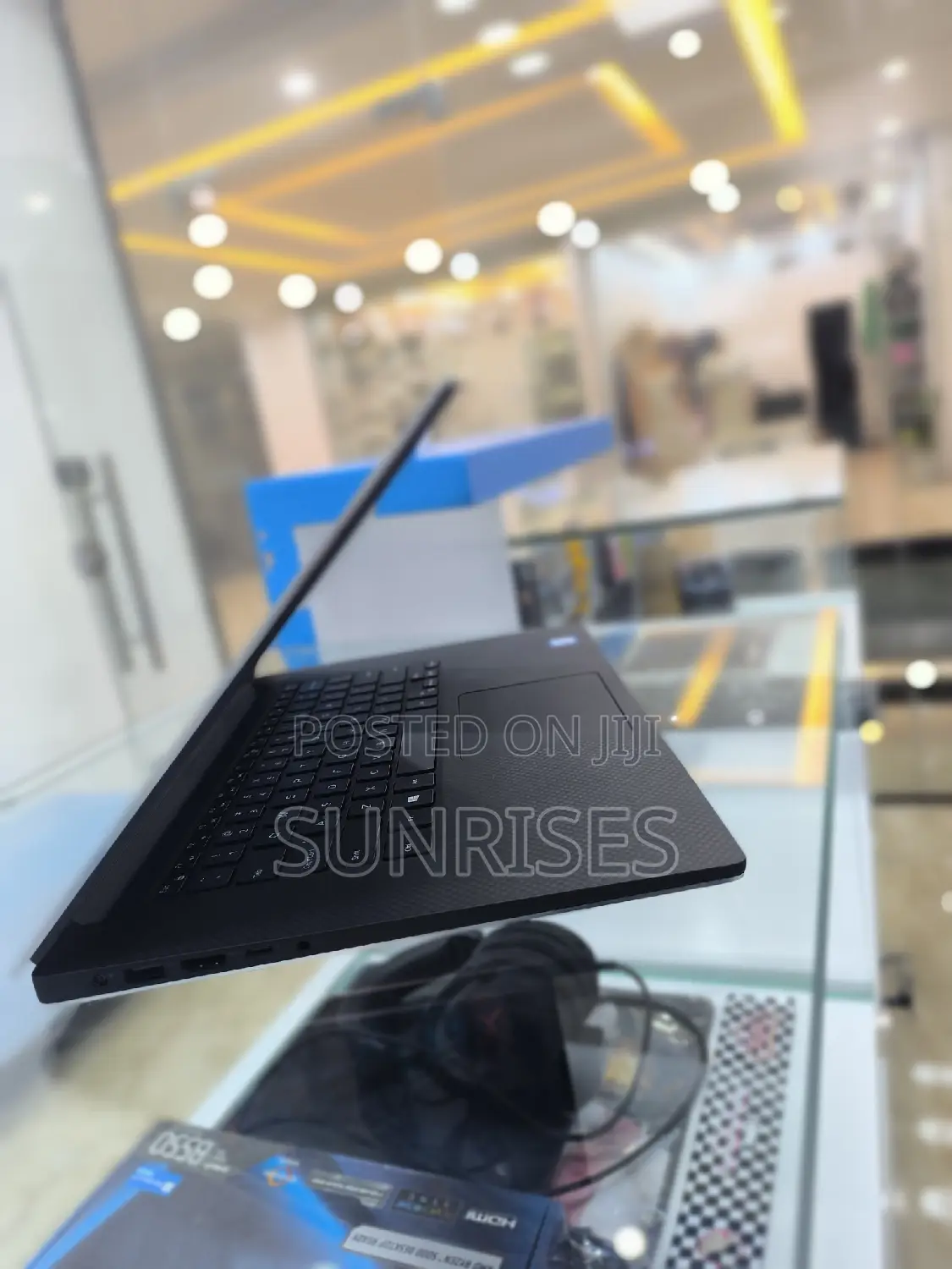 New Laptop Dell XPS 15 16GB Intel Core I7 SSD 512GB