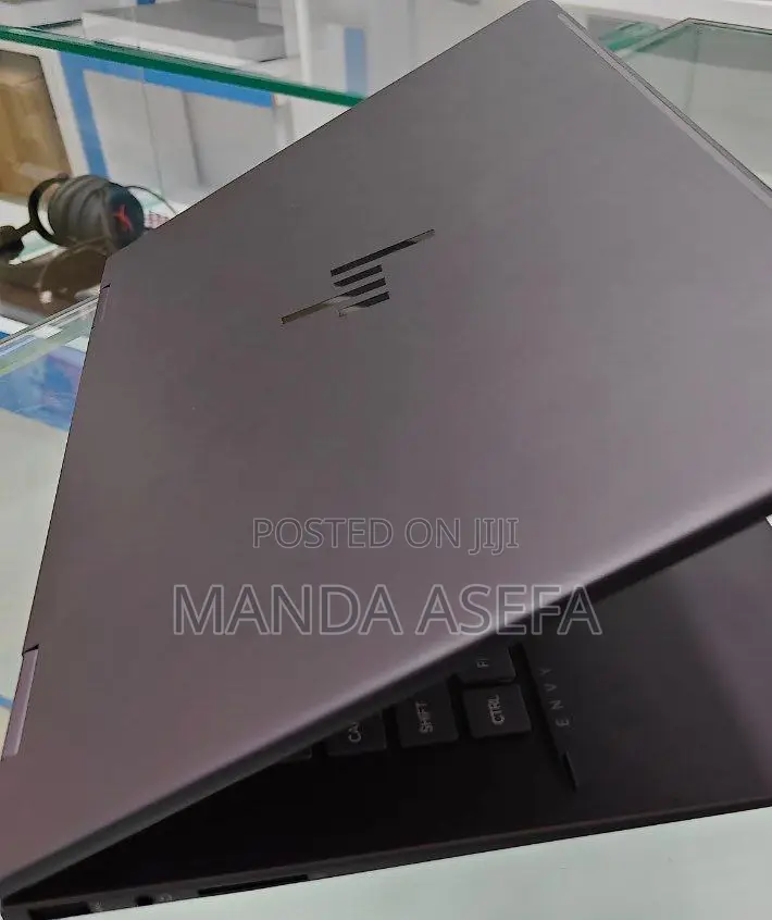 New Laptop HP Envy X360 8GB AMD Ryzen 5 SSD 512GB