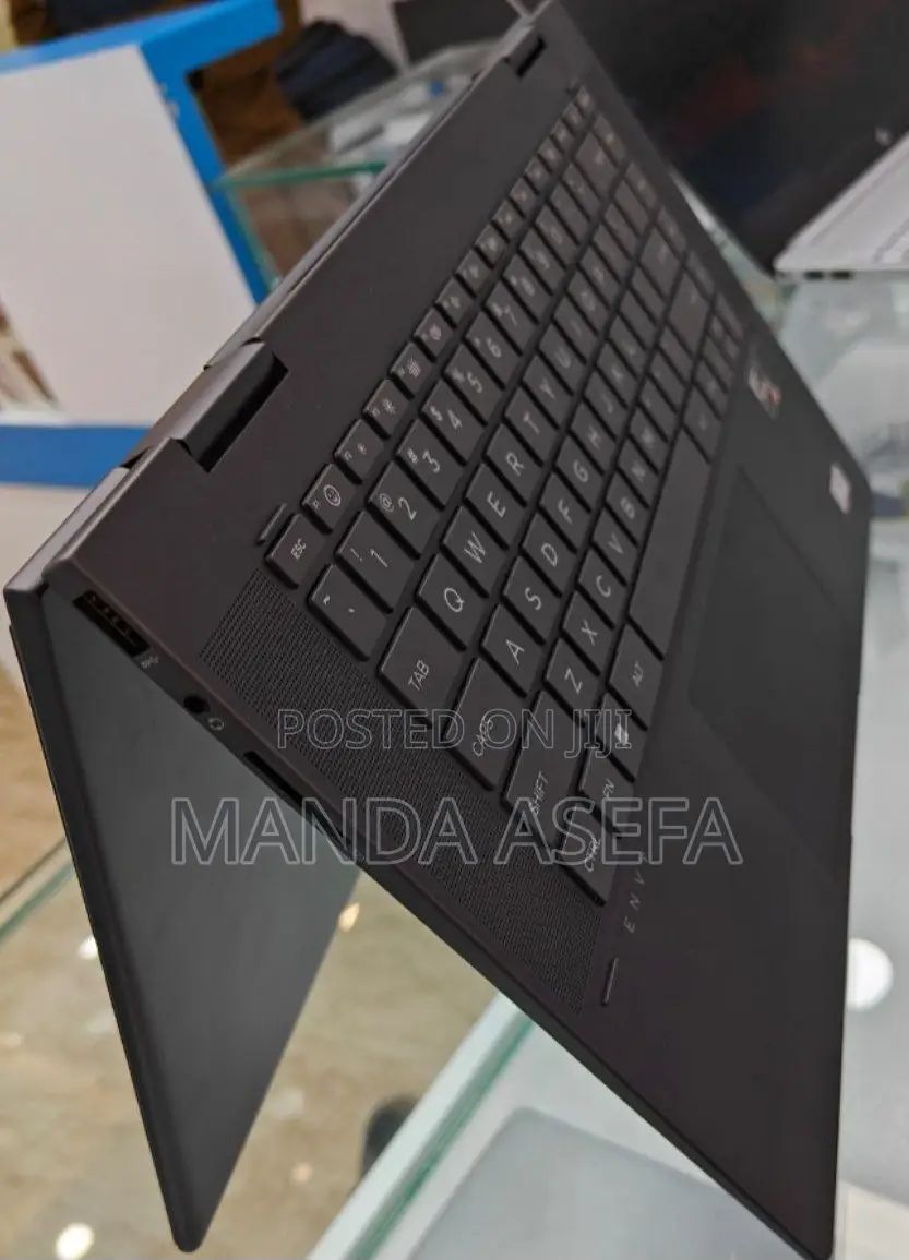 New Laptop HP Envy X360 8GB AMD Ryzen 5 SSD 512GB