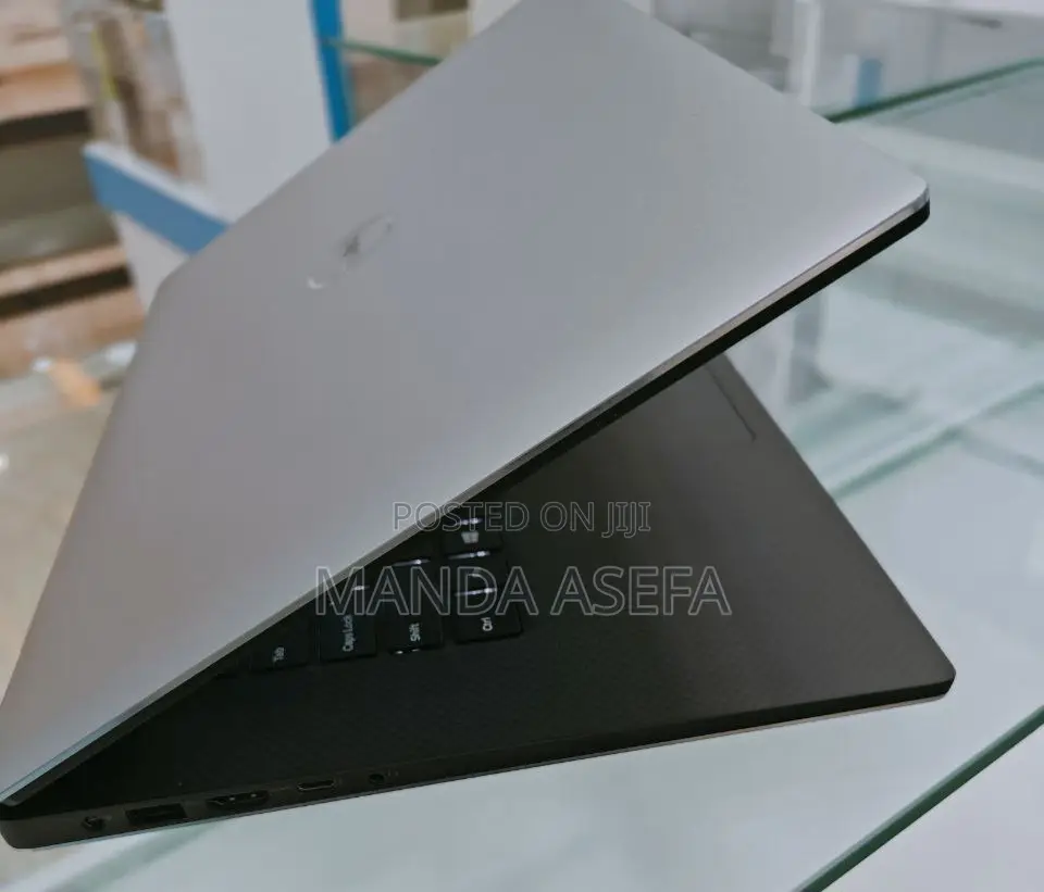 New Laptop Dell XPS 15 16GB Intel Core I7 SSD 512GB