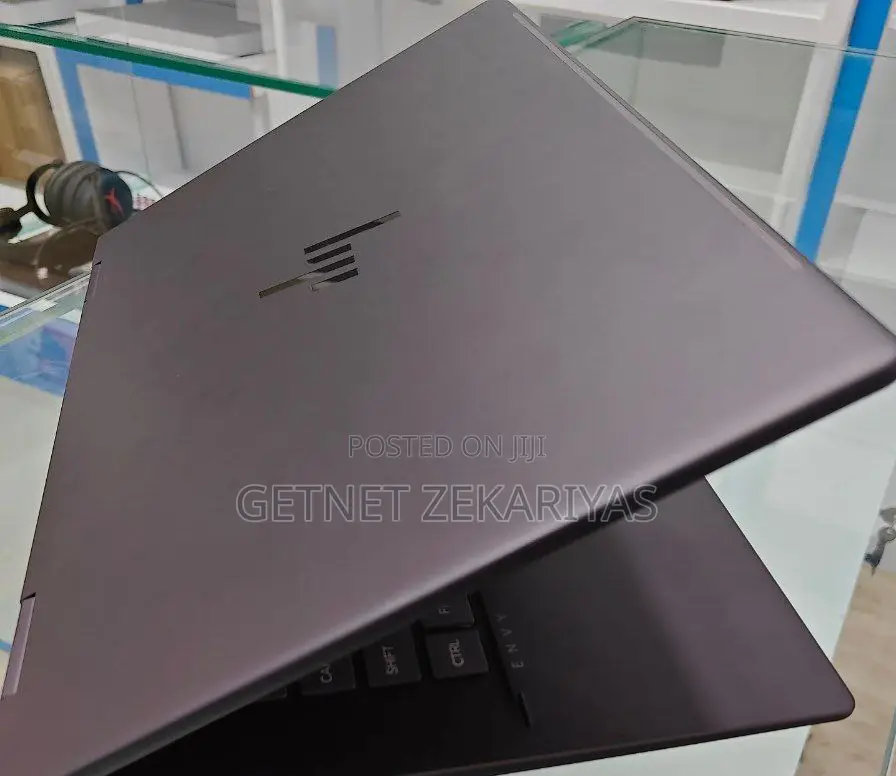 New Laptop HP Envy X360 8GB AMD Ryzen 5 SSD 512GB
