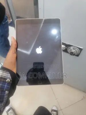 New Apple iPad 10.2 (2020) 64 GB Gray