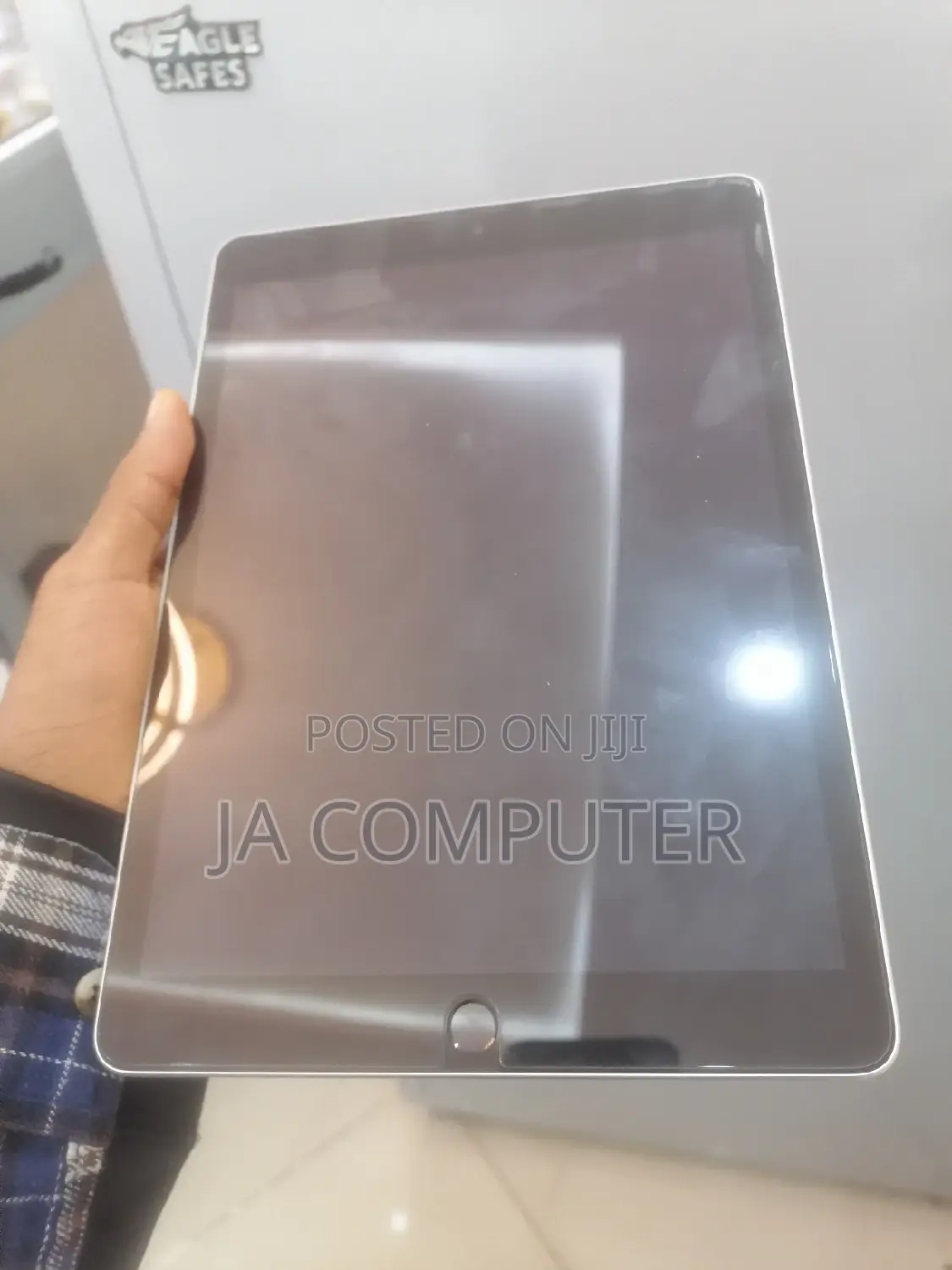 New Apple iPad 10.2 (2020) 64 GB Gray