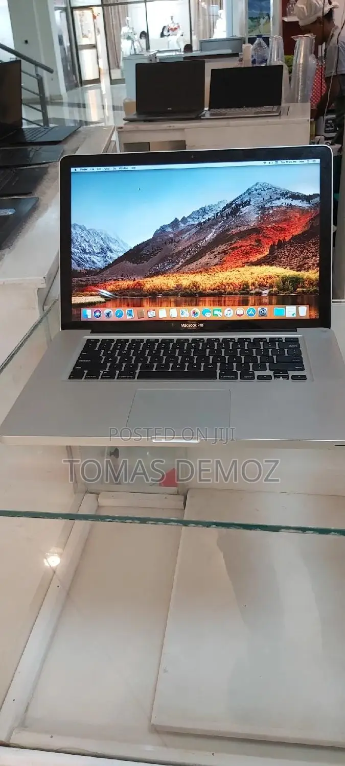 New Laptop Apple MacBook Pro 2011 4GB Intel Core I7 SSD 750GB
