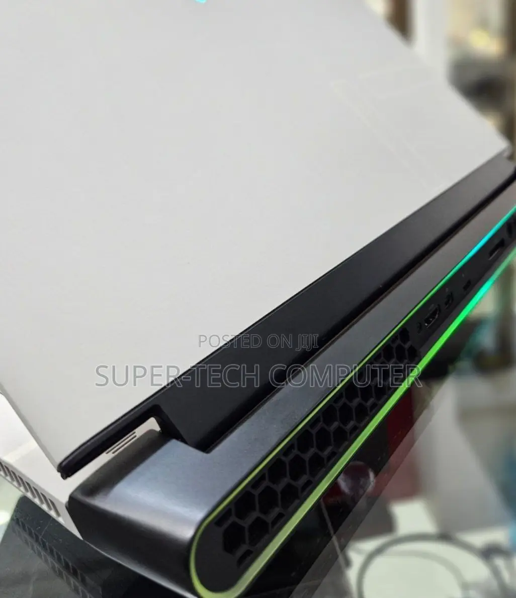 New Laptop Alienware Area-51m 16GB Intel Core I7 SSD 1T
