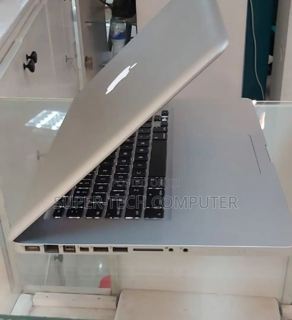 New Laptop Apple MacBook Pro 2011 4GB Intel Core I7 SSD 750GB