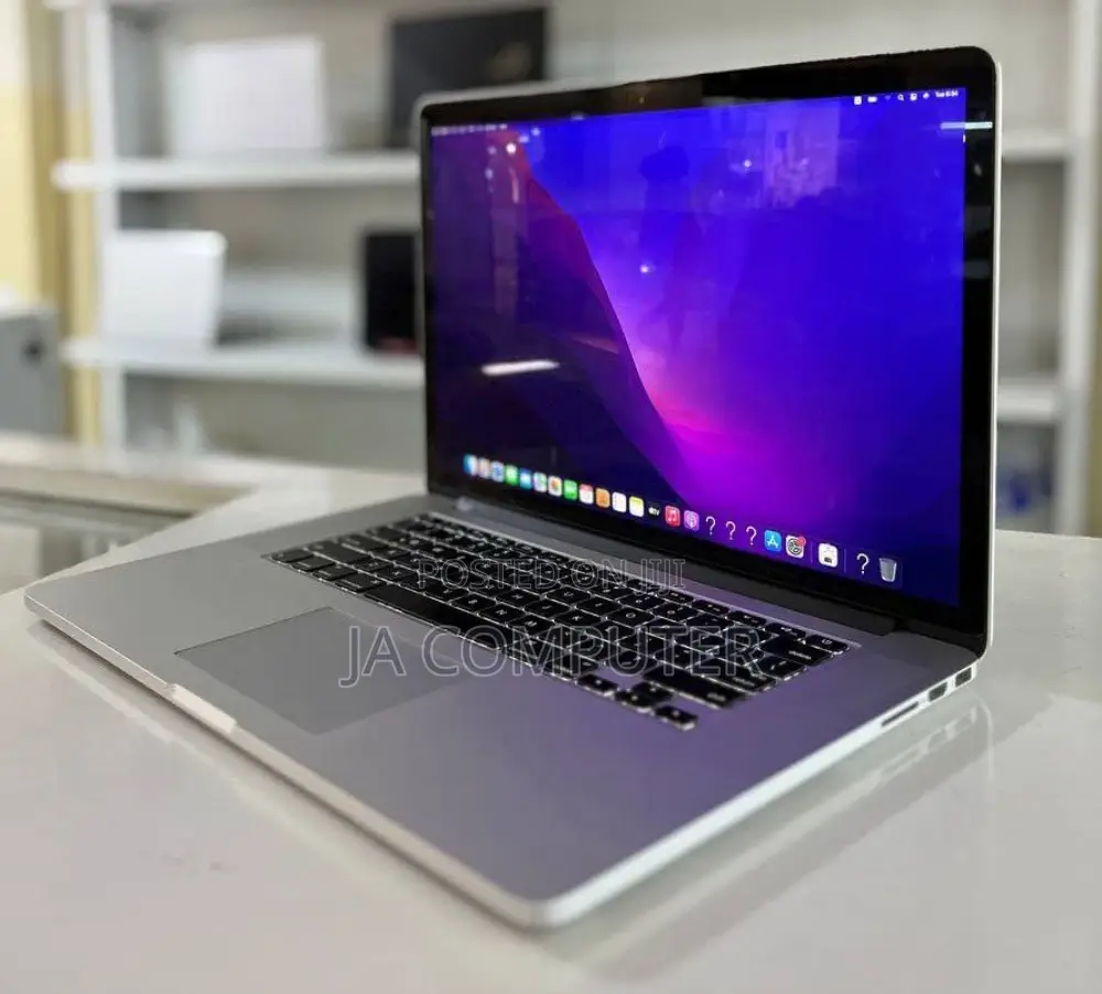 New Laptop Apple MacBook Pro 2015 16GB Intel Core I7 SSD 512GB