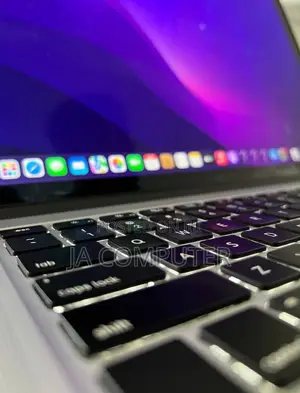 New Laptop Apple MacBook Pro 2015 16GB Intel Core I7 SSD 512GB