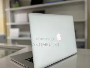 New Laptop Apple MacBook Pro 2015 16GB Intel Core I7 SSD 512GB